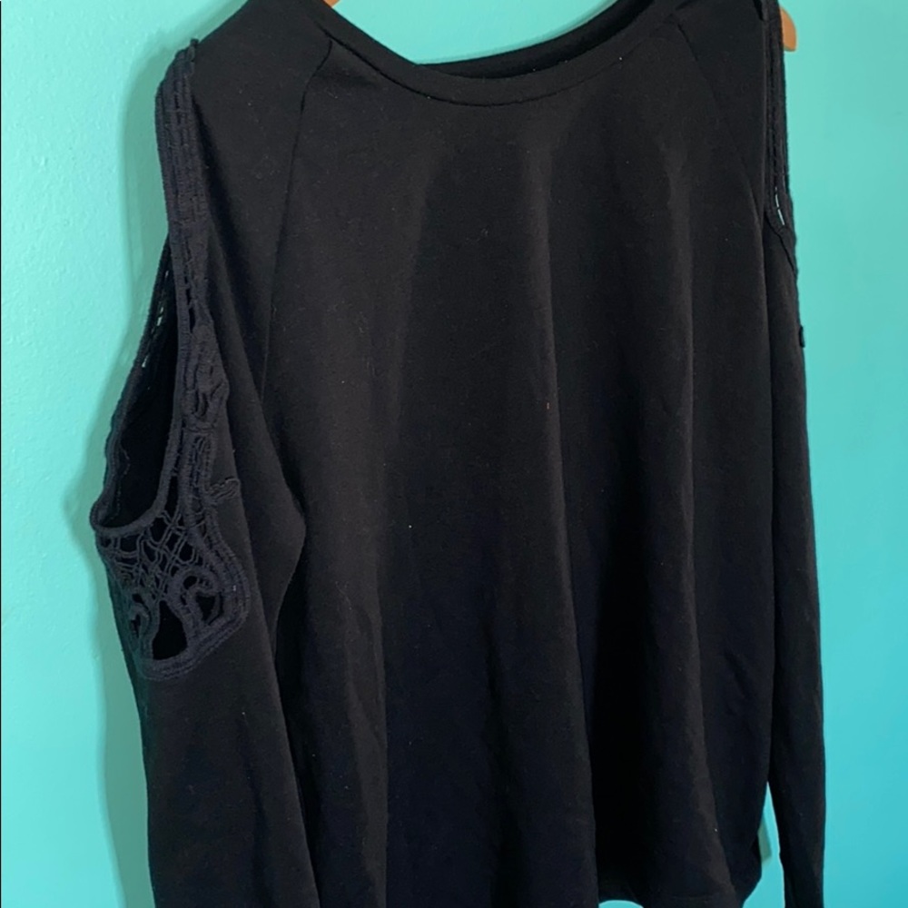 Black Long-sleeve Cold-Shoulder Top